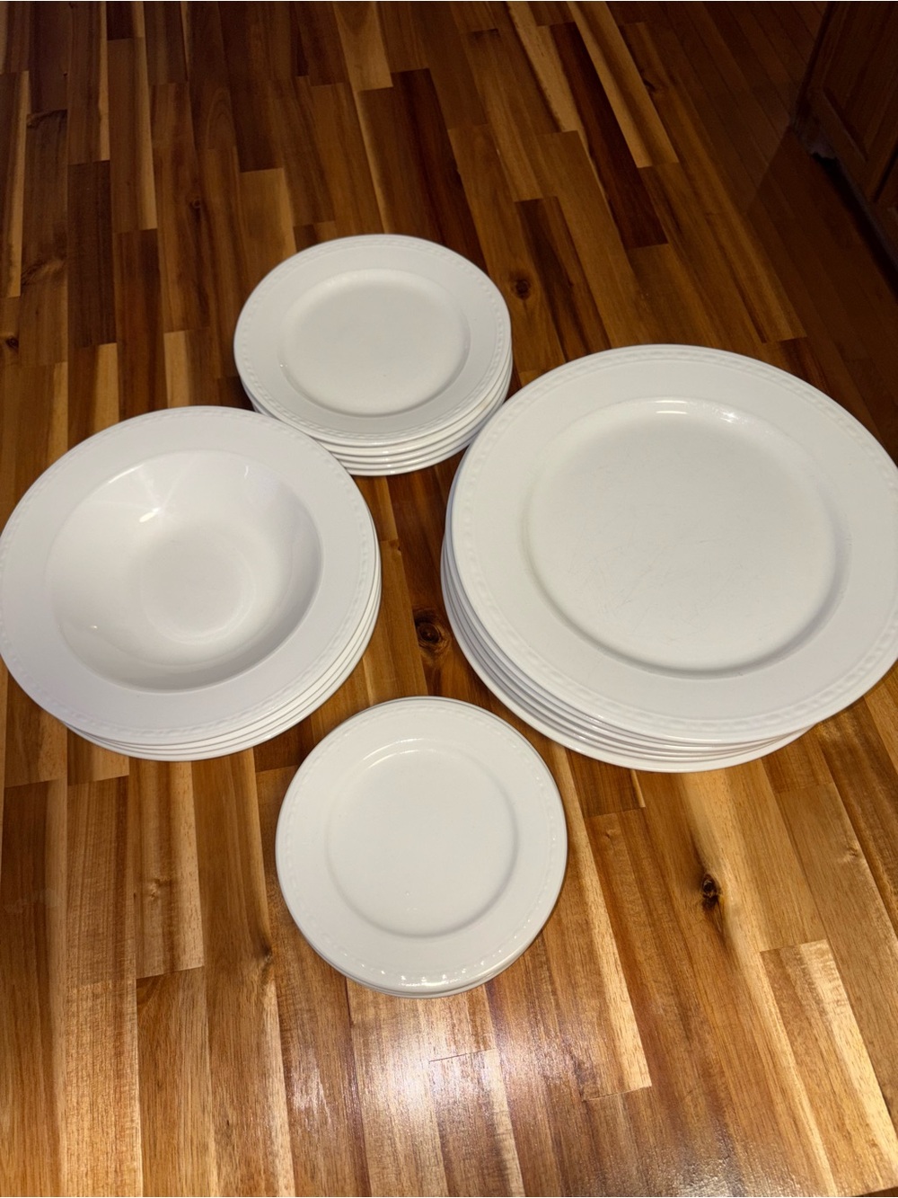 Oneida White Dinnerware Set - Classic White Plates & Bowls